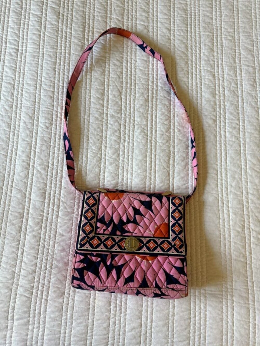 Vera Bradley Julia Love Me Pink Handbag‎ Daisy Full Size Adjustable Strap Beach
